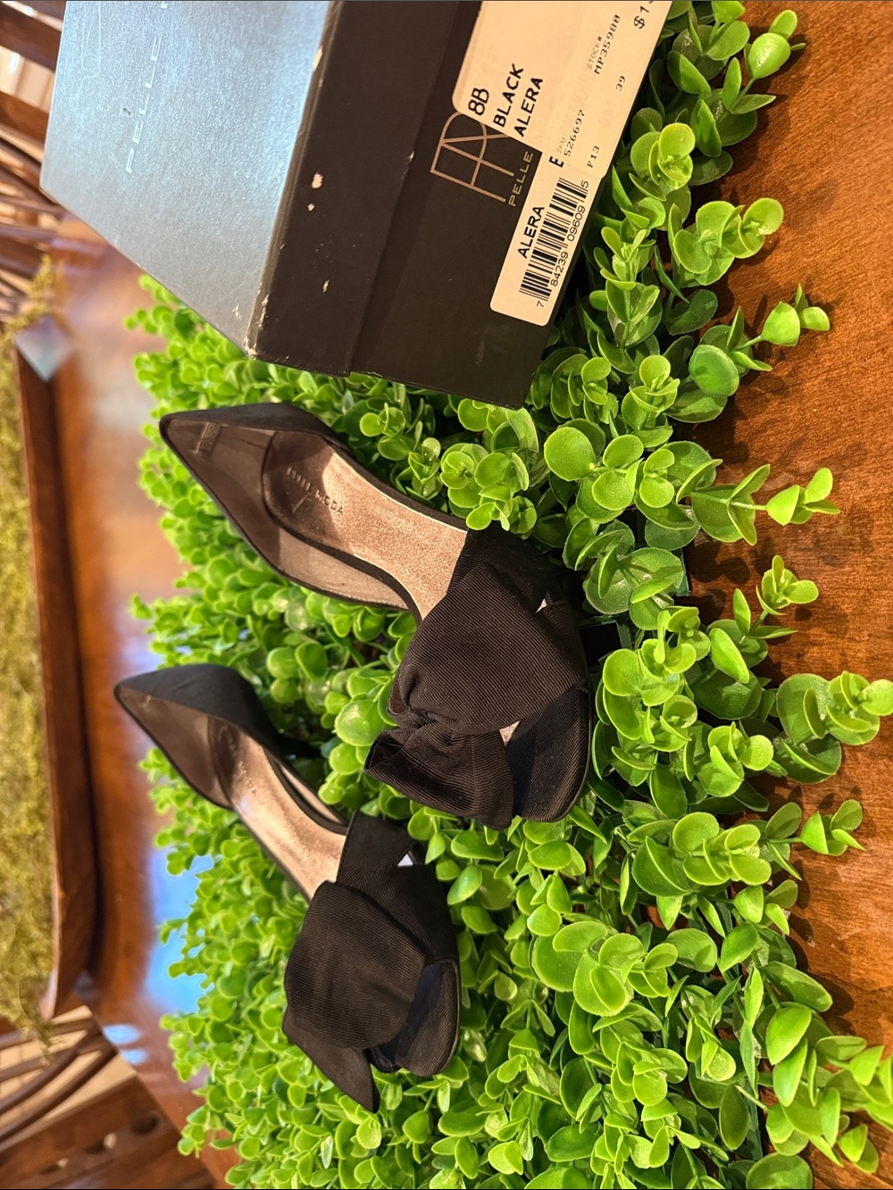 Pelle Moda Black Pointed-Toe Pumps with Bow Accent